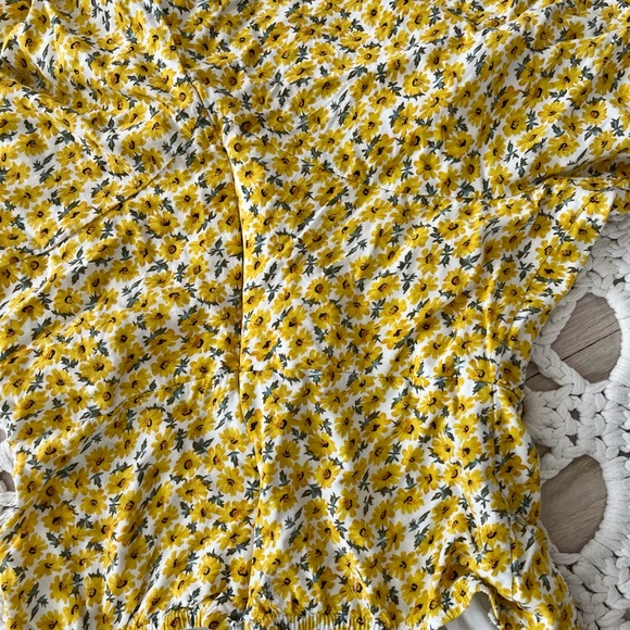 Morning Mist Romper with tie string straps - Picture 3 of 7